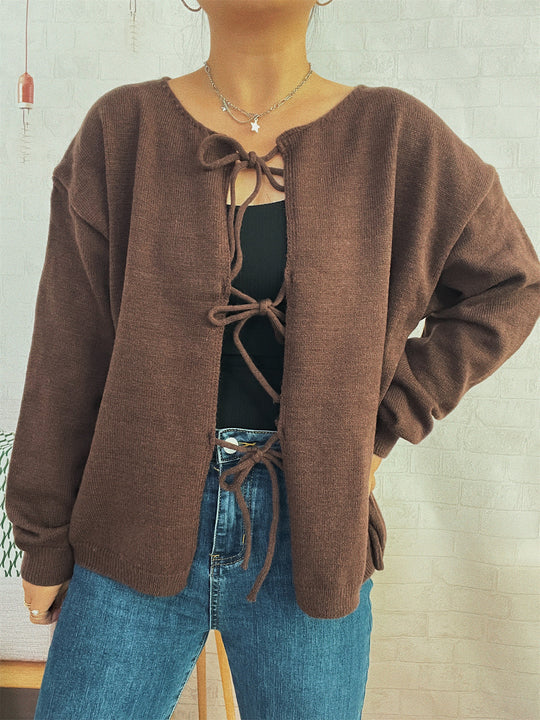 Damen Strickjacke mit dekorativem Schnürdesign und weitem Schnitt Heidi-Mode