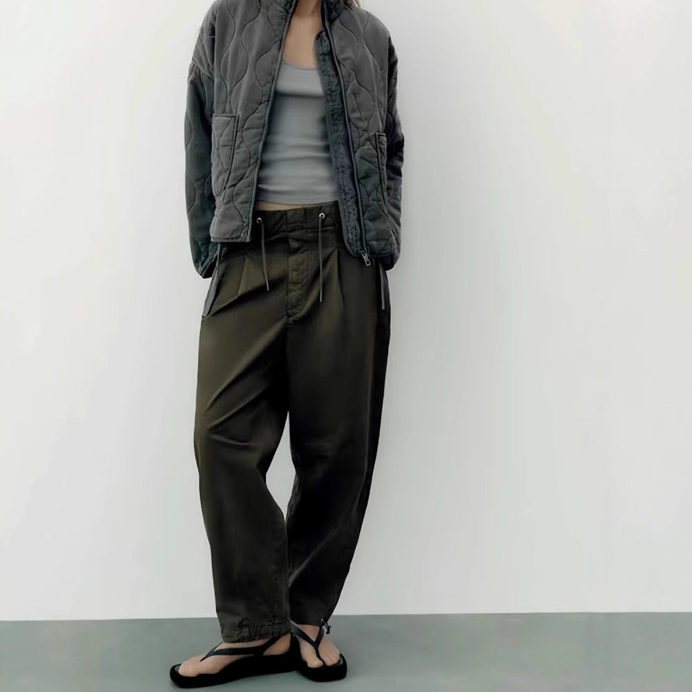 Damen gesteppte Utility-Jacke mit praktischen Taschen und hohem Kragen Heidi-Mode