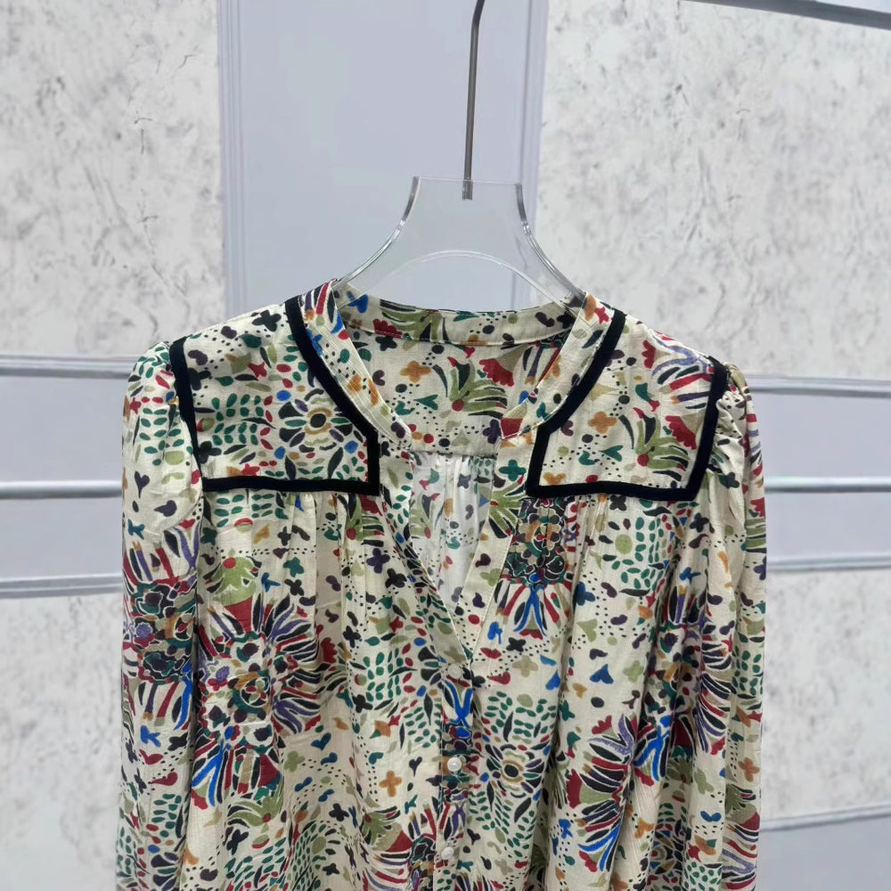Damen Bluse mit aufwendigem Blumenmuster und eleganten Akzenten Heidi-Mode