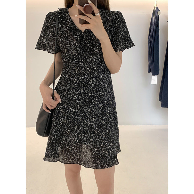 Damen Blusenkleid mit floralem Muster und V-Ausschnitt Heidi-Mode