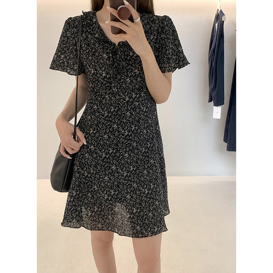 Damen Blusenkleid mit floralem Muster und V-Ausschnitt Heidi-Mode