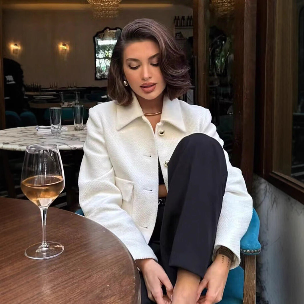 Damen cropped Blazerjacke mit dekorativen Knöpfen und praktischen Taschen Heidi-Mode