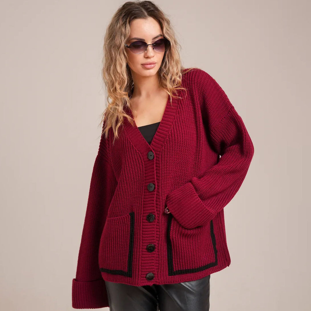 Damen Grobstrickjacke mit großen Taschen und dekorativem Knopf Heidi-Mode