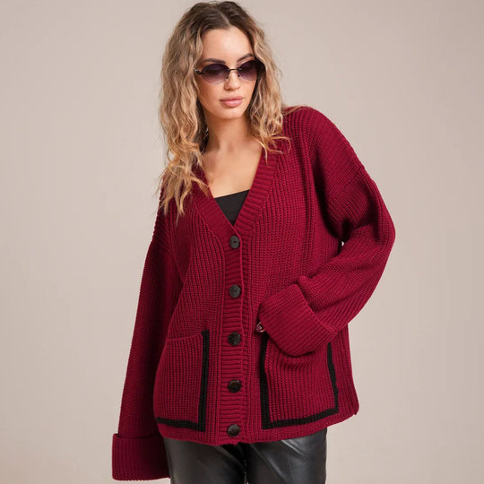 Damen Grobstrickjacke mit großen Taschen und dekorativem Knopf Heidi-Mode