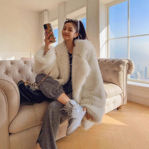 Damen Flauschige Kunstpelzjacke mit weiter Silhouette Heidi-Mode