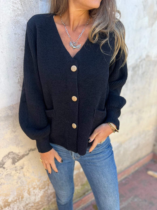 Damen Modische Strickjacke mit Knopfdetails und Taschen Heidi-Mode