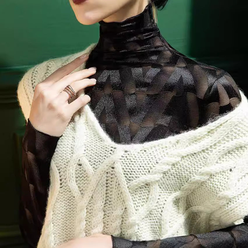 Damen Elegantes Rollkragenoberteil mit geometrischem Muster und transparenten Akzenten Heidi-Mode