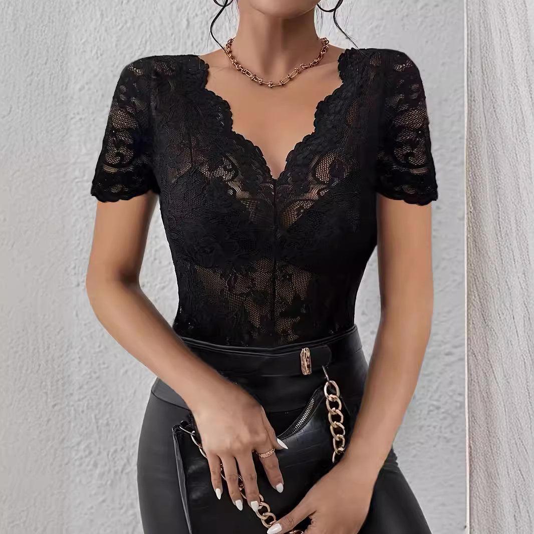 Damen Spitzenbody mit romantischer Dekolleté-Detail Heidi-Mode