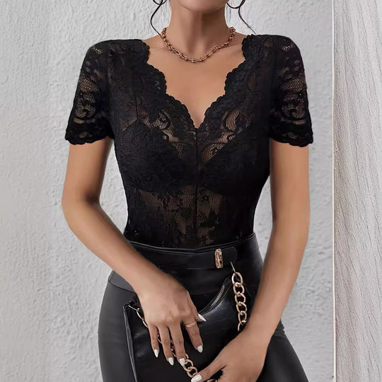 Damen Spitzenbody mit romantischer Dekolleté-Detail Heidi-Mode