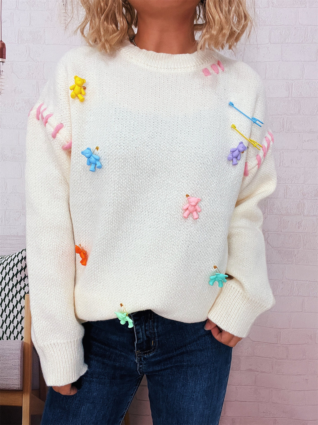 Damen Pullover mit verspieltem Bären-Motiv und dekorativen Applikationen Heidi-Mode