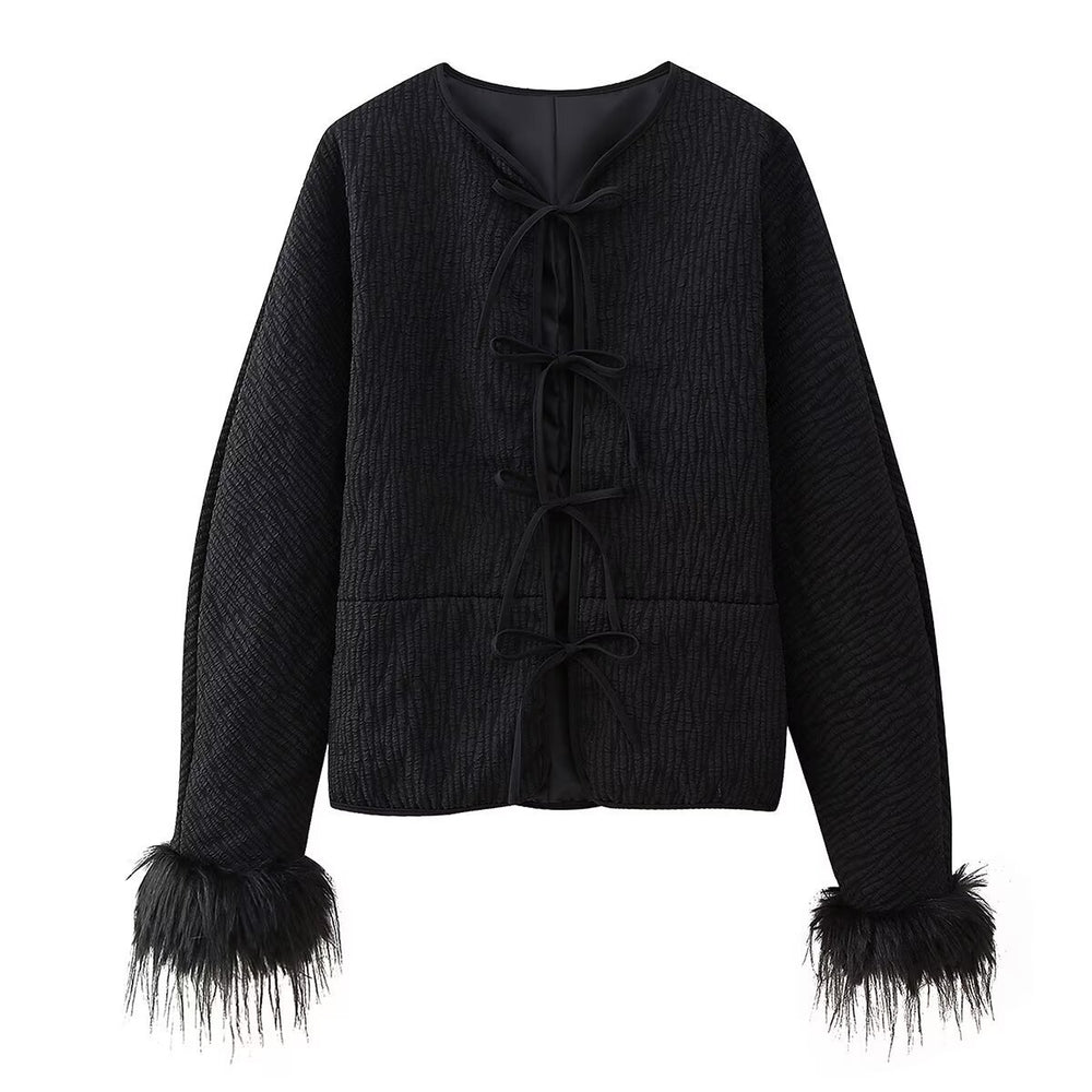 Damen modische Steppjacke mit raffiniertem Bindegürtel und eleganten Fuchsfell-Ärmeln Heidi-Mode