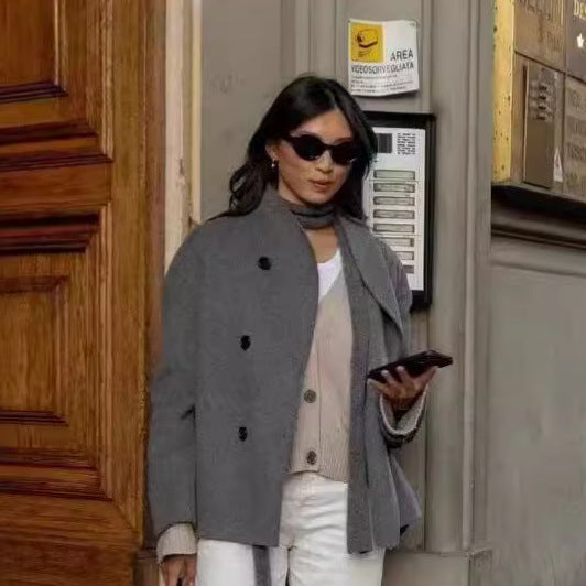 Damen modische Kurzjacke mit strukturiertem Gewebe und abgerundetem Saum Heidi-Mode