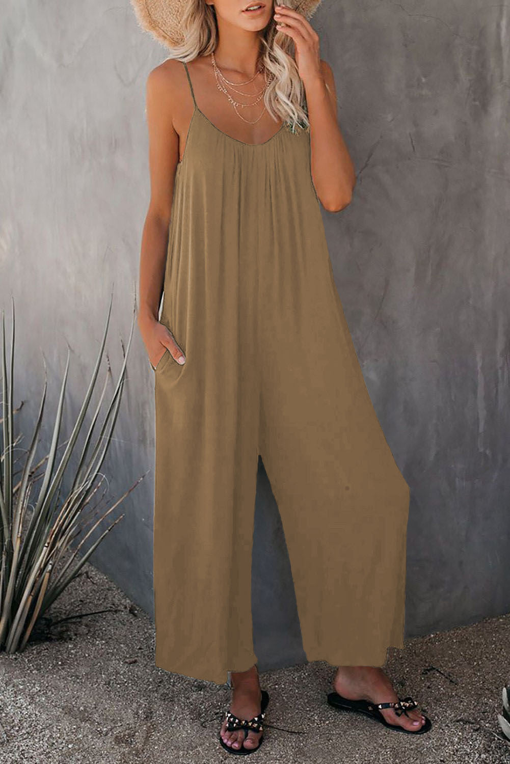 Damen Lässiger Sommer-Jumpsuit mit tiefem Ausschnitt und praktischen Taschen Heidi-Mode