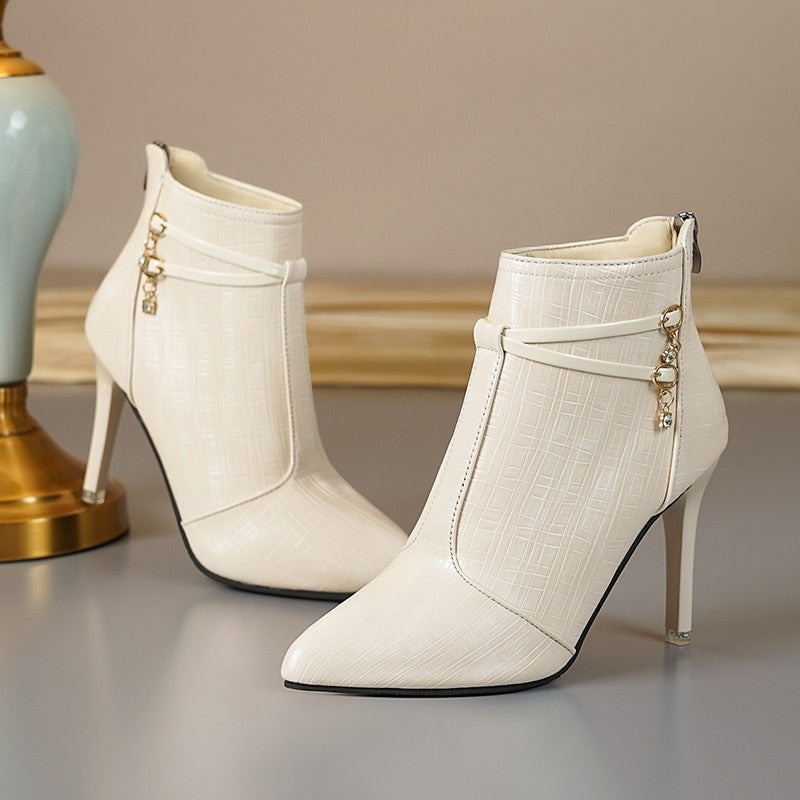 Damen stilvolle Stiefeletten mit schickem Ketten-Detail und elegantem Hochgang Heidi-Mode