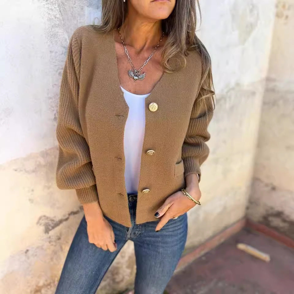 Damen Modische Strickjacke mit Knopfdetails und Taschen Heidi-Mode