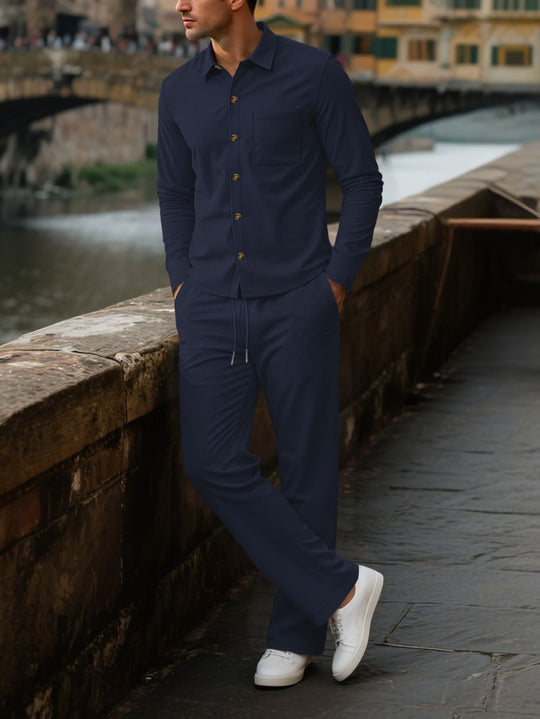 Herren eleganter Freizeitanzug mit strukturierter Oberfläche und praktischen Taschen Heidi-Mode