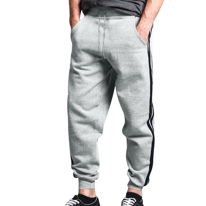 Herren sportliche Jogginghose mit seitlichen Kontraststreifen und elastischem Bund Heidi-Mode