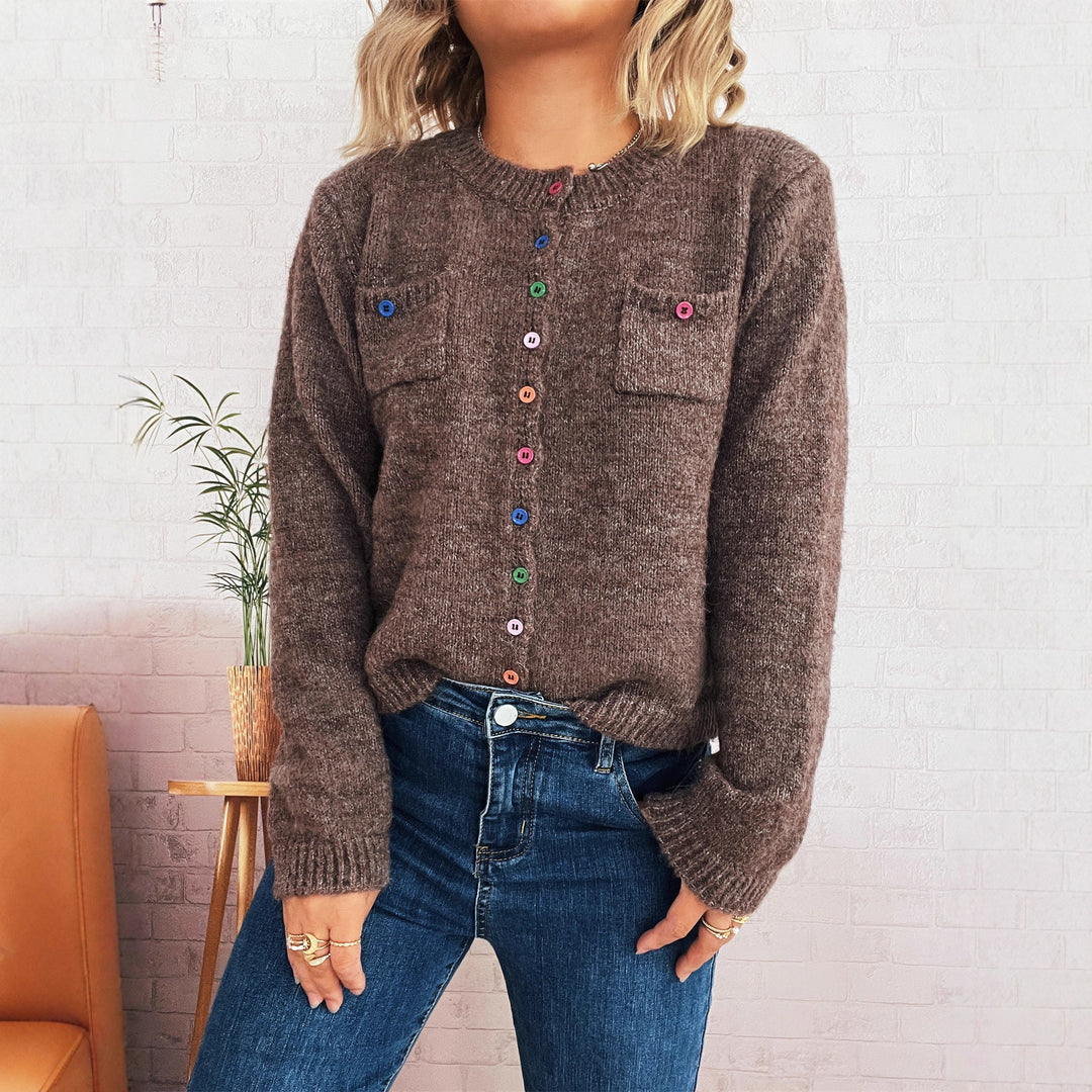 Damen Strickjacke mit bunten Knopfdetails und praktischen Taschen Heidi-Mode