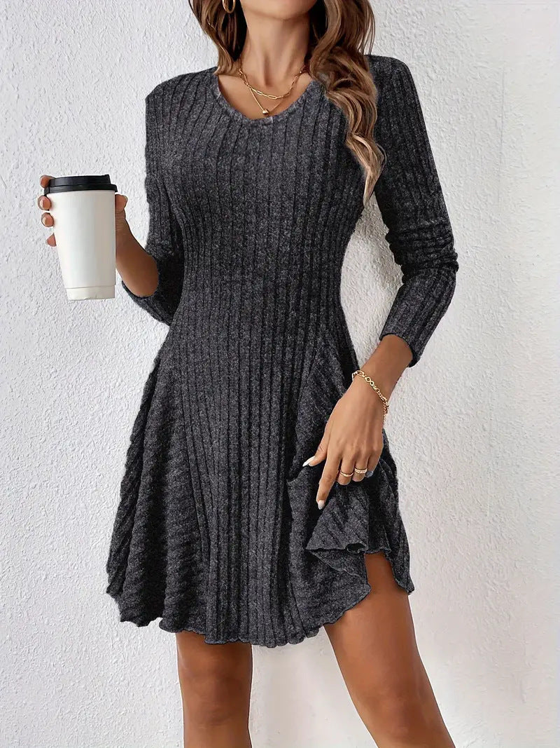 Damen Strickkleid mit raffiniertem Rüschendesign und schmeichelndem Schnitt Heidi-Mode