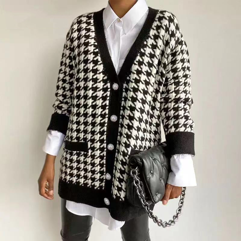 Damen modische Strickjacke mit klassischem Hahnentrittmuster und Knopfdetails Heidi-Mode