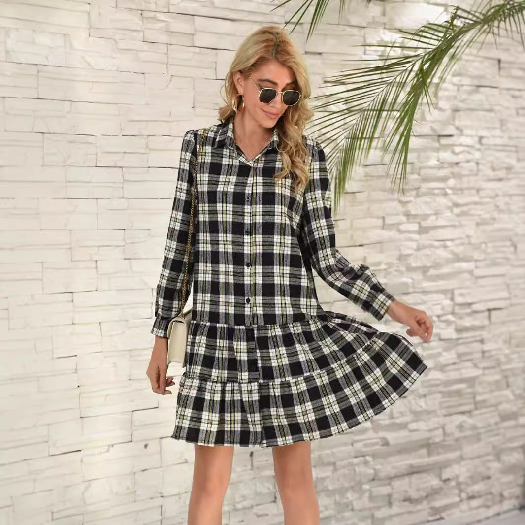 Damen Karokleid mit lässigem Hemdblusenstil und verspieltem Volant von Heidi-Mode