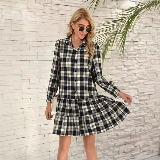 Damen Karokleid mit lässigem Hemdblusenstil und verspieltem Volant von Heidi-Mode