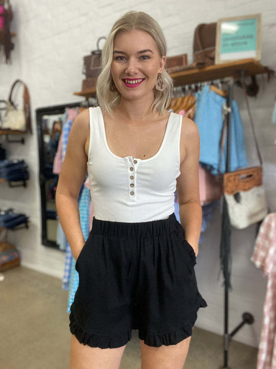 Damen Freizeitshorts mit Rüschendetails und praktischen Taschen Heidi-Mode