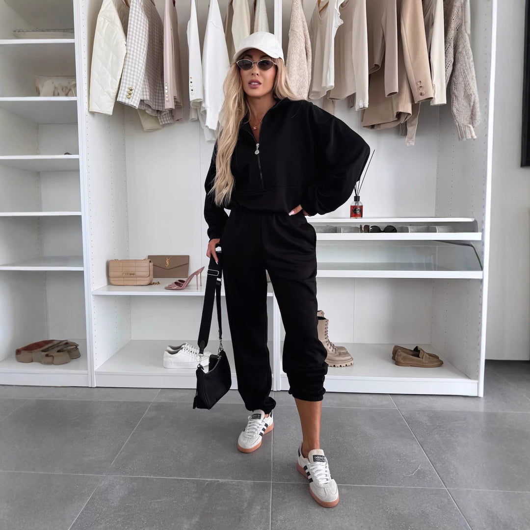 Damen gemütlicher Freizeitanzug mit hochgeschlossenem Kragen und aufgesetzten Taschen Heidi-Mode