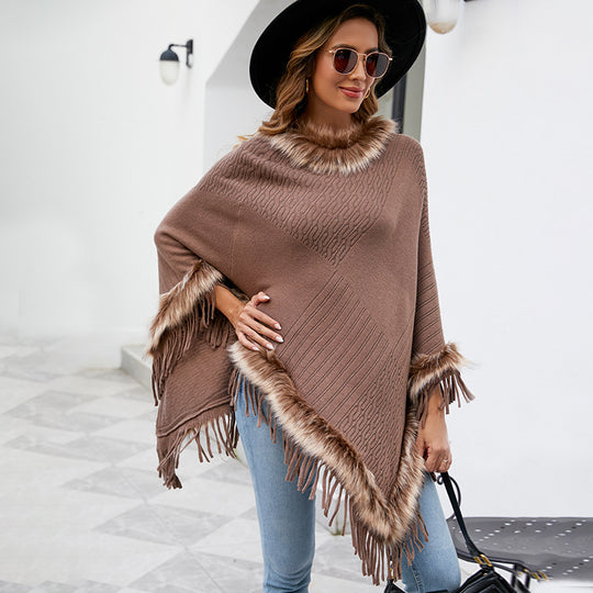 Damen eleganter Poncho mit luxuriösem Kunstfellkragen und dekadenten Fransen Heidi-Mode