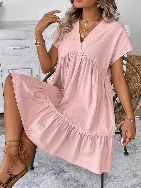 Damen kurzes Sommerkleid mit tiefem V-Ausschnitt und Rüschensaum Heidi-Mode