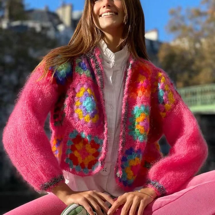 Damen Strickjacke mit buntem Granny-Quadrat-Design und luftigen Ärmeln Heidi-Mode