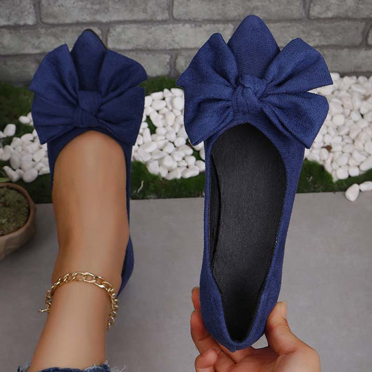 Flache Schuhe mit spitzer Zehenpartie