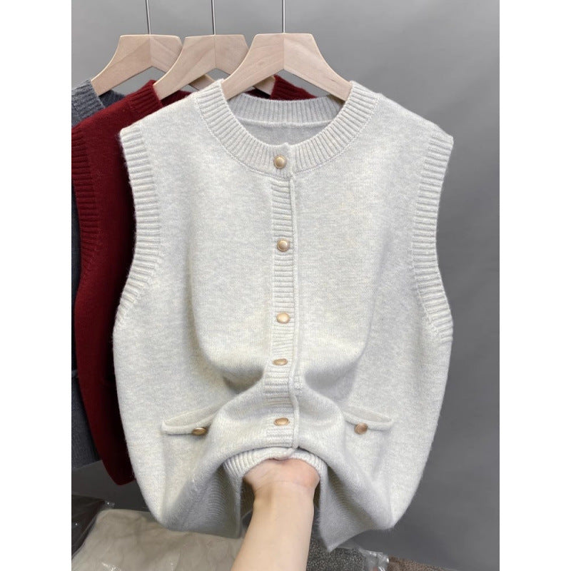 Damen Strickweste mit Knopfdetails und seitlichen Taschen Heidi-Mode