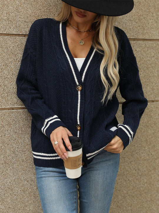 Damen Grobstrickjacke mit eleganten Sternenapplikationen und kontrastierenden Details Heidi-Mode