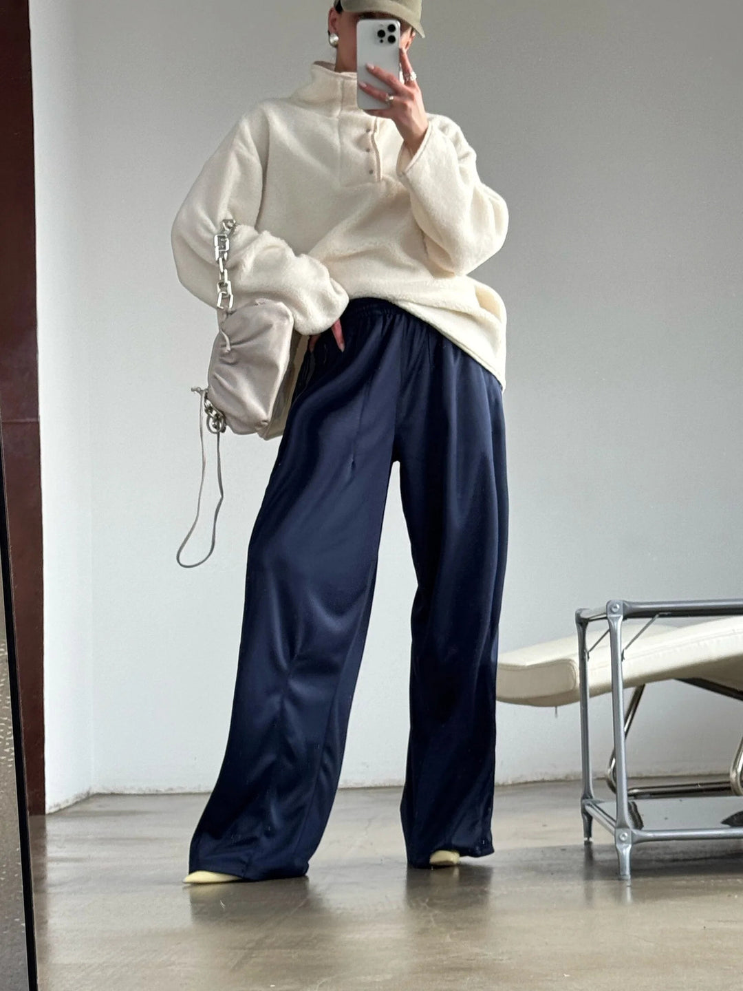 Damen weite Sporthose mit diagonalen Streifen Heidi-Mode