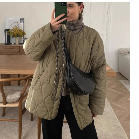 Damen Steppjacke mit zeitgemäßem Design und praktischen Seitentaschen Heidi-Mode