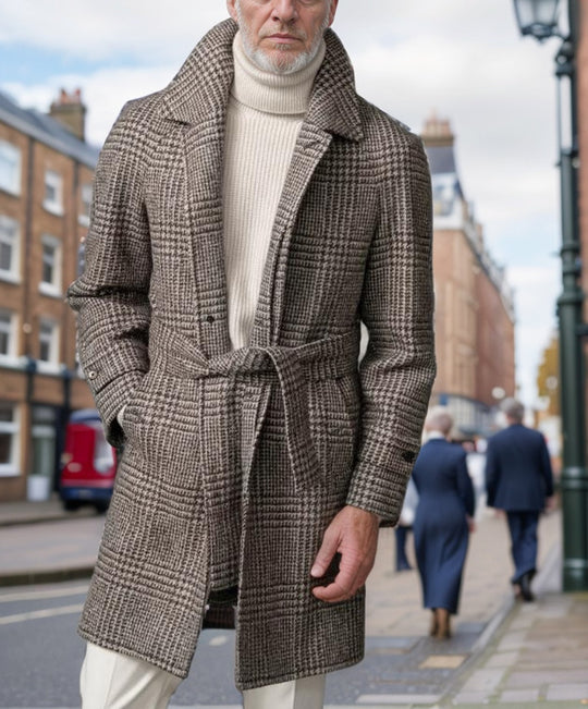 Herren eleganter Trenchcoat mit modernem Karomuster und Taillengürtel Heidi-Mode
