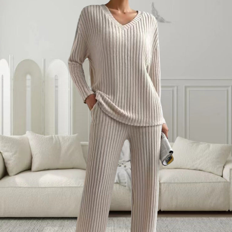 Damen Strickanzug mit modischem V-Ausschnitt und feinem Rippdesign Heidi-Mode