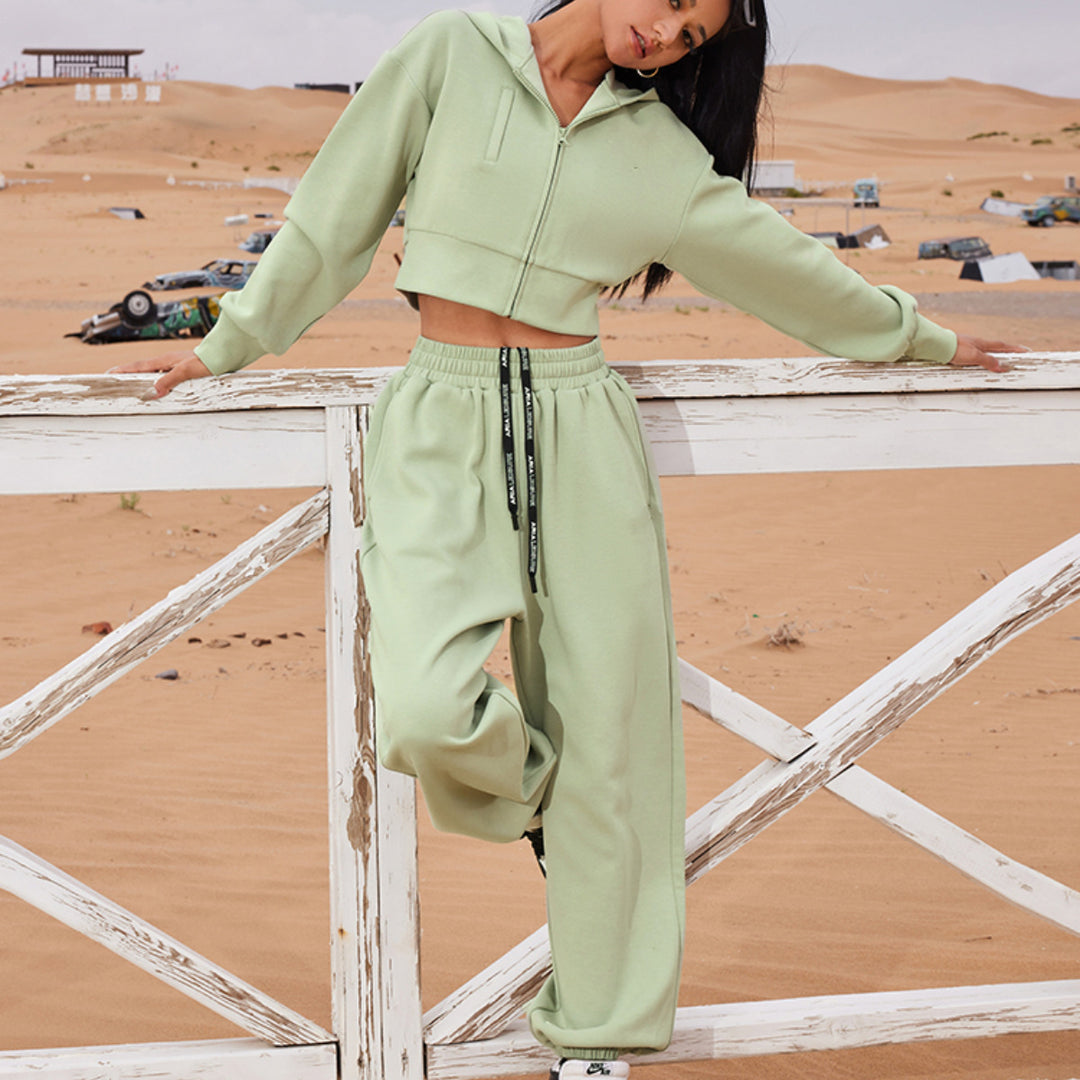 Damen modisches Cropped Sweat- und Jogginganzug-Set mit trendigen Details Heidi-Mode