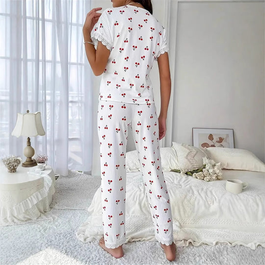 Damen Schlafanzug Set mit verspieltem Kirschmotiv und Spitze Heidi-Mode