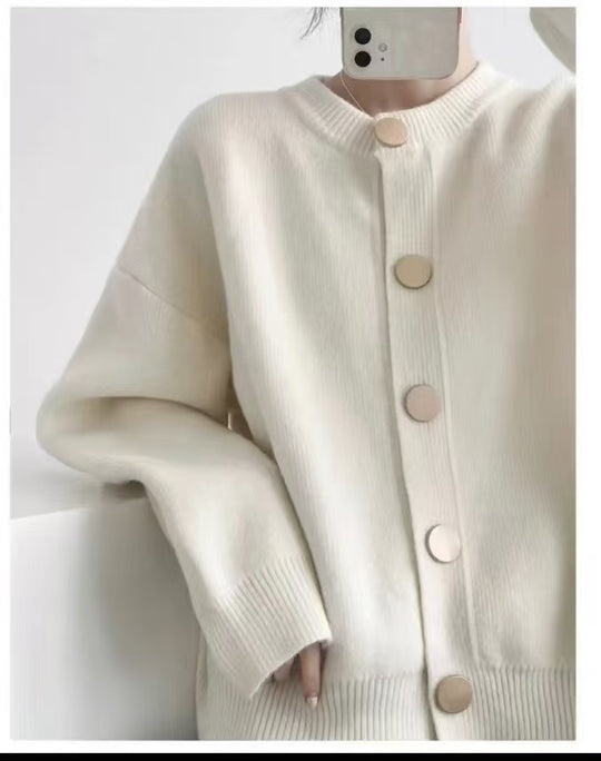 Damen Kuschelige Strickjacke mit großen Knöpfen und elegantem Design Heidi-Mode
