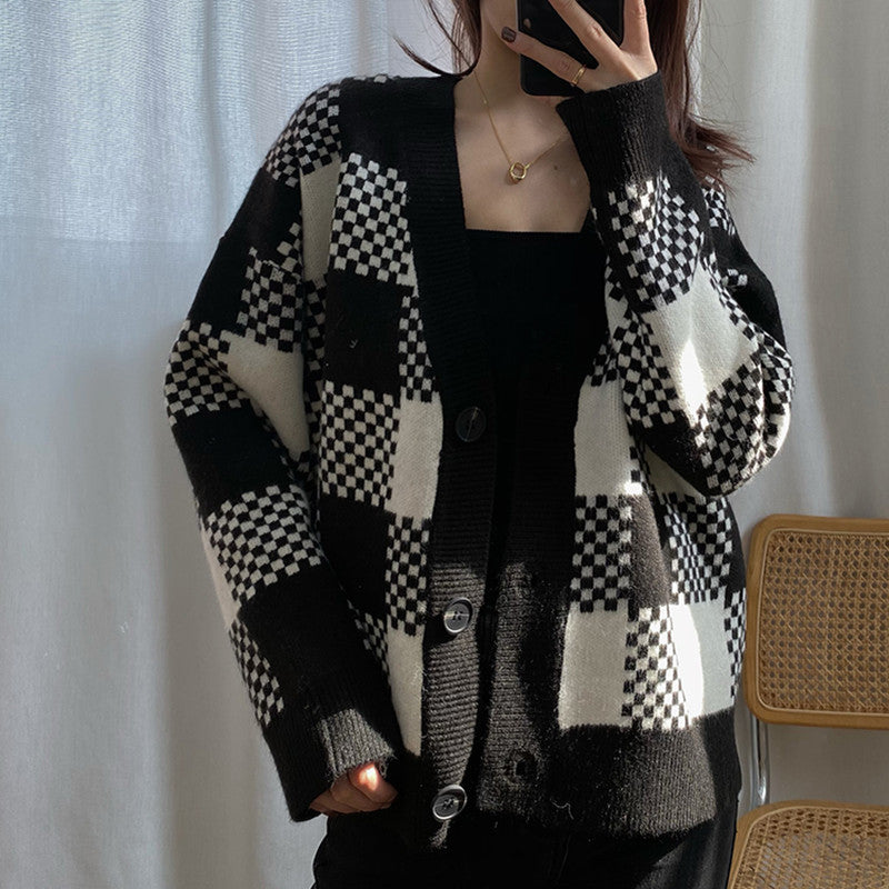 Damen Grobstrick Cardigan mit kontrastierendem Karomuster und Knopfdetails Heidi-Mode