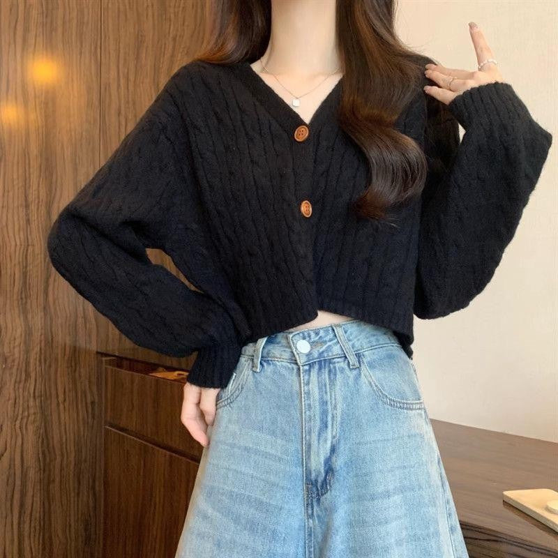Damen kuscheliger Strickcardigan mit V-Ausschnitt und großen Knöpfen Heidi-Mode