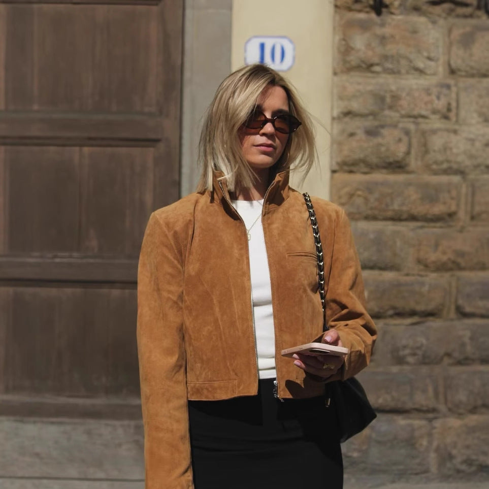 Damen kurze Kunstlederjacke mit elegantem Kragen und praktischen Taschen Heidi-Mode
