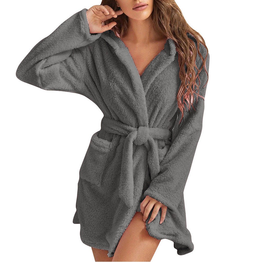 Damen Kuscheliger Fleece-Bademantel mit Kapuze und Gürtel Heidi-Mode