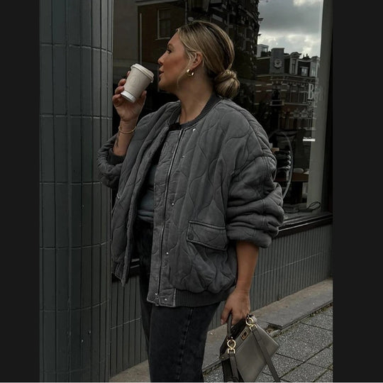 Damen gesteppte Oversized-Bomberjacke mit weichem Futter und luxuriösem Schnitt Heidi-Mode