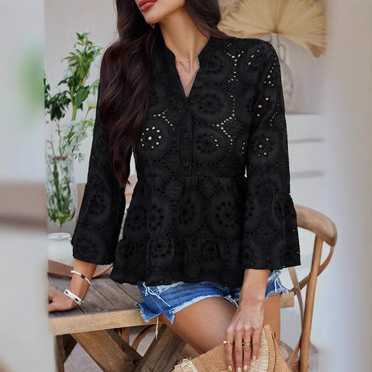 Damen Oberteil mit eleganter Broderie Anglaise und ausgestellten Ärmeln Heidi-Mode