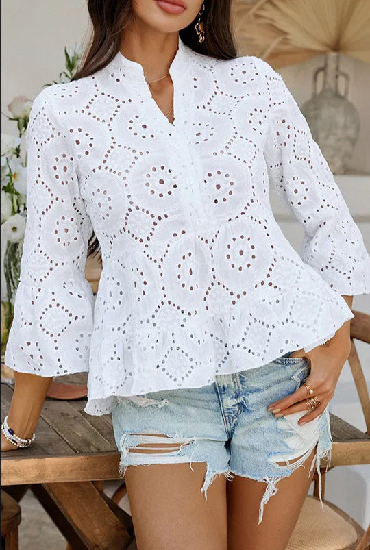 Damen Oberteil mit eleganter Broderie Anglaise und ausgestellten Ärmeln Heidi-Mode