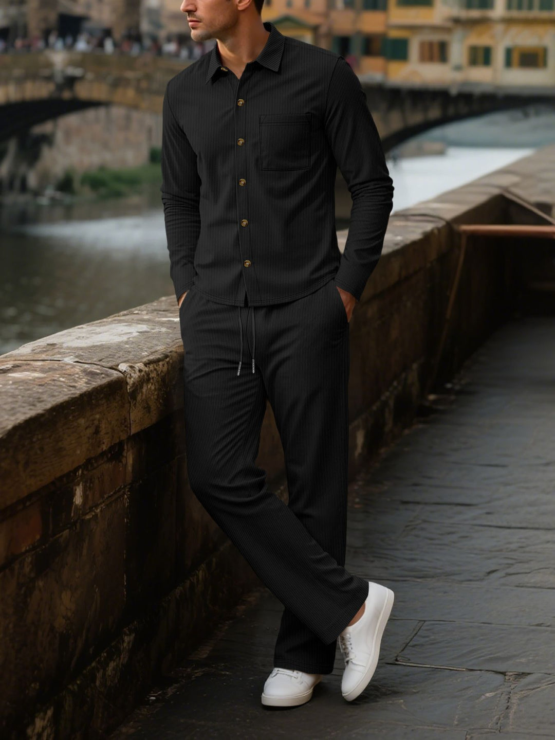 Herren eleganter Freizeitanzug mit strukturierter Oberfläche und praktischen Taschen Heidi-Mode