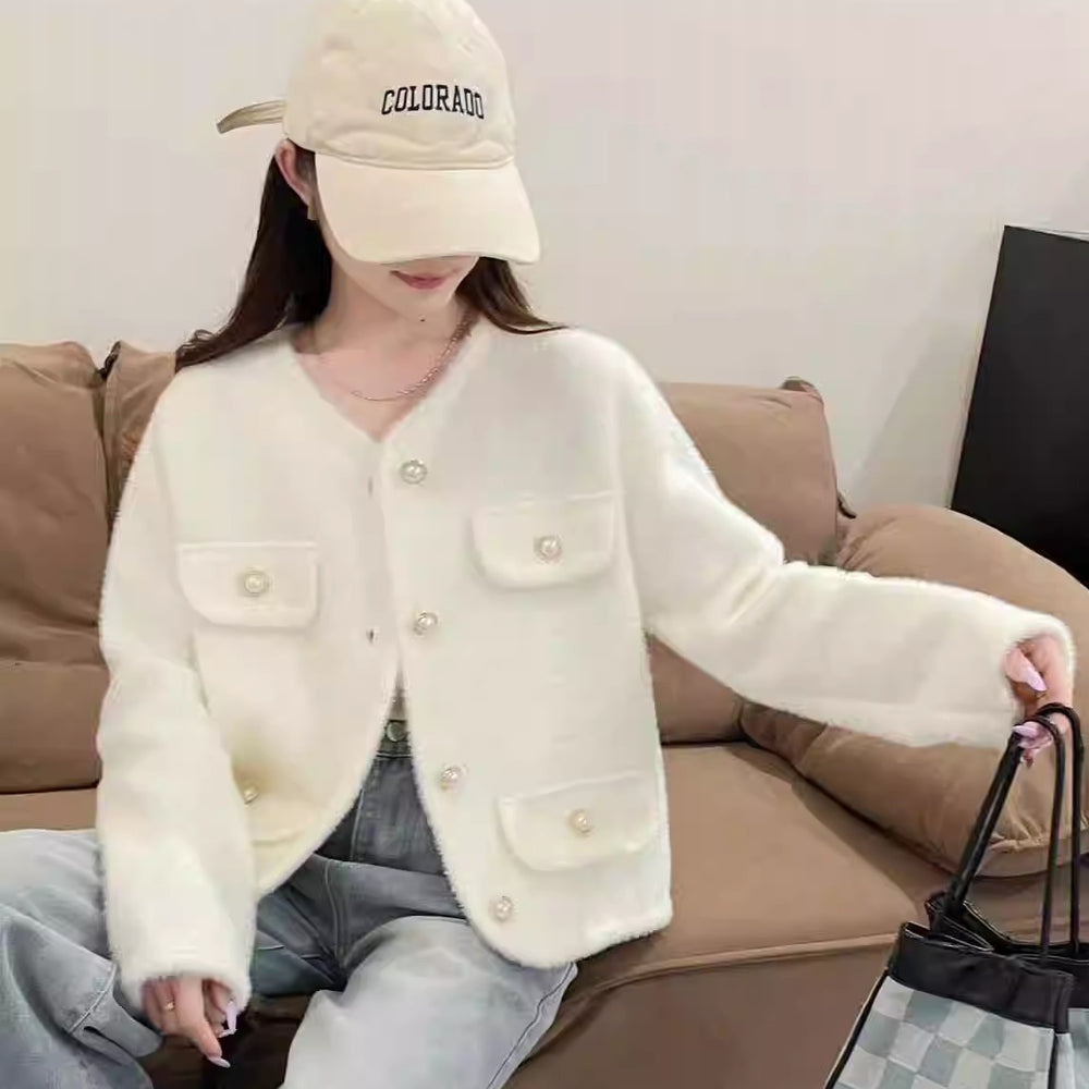 Damen Flauschiger Cardigan mit dekorativen Knopfdetails und praktischen Taschen Heidi-Mode